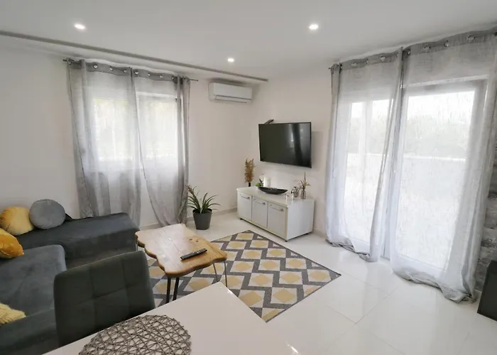 Dom wakacyjny Casa Bella With Private Pool Split