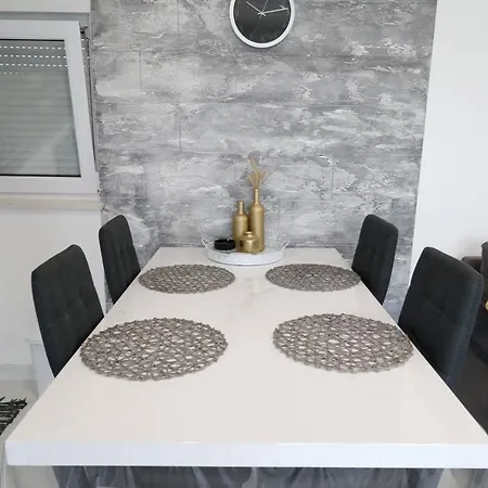 Casa Bella With Private Pool בית נופש ספליט
