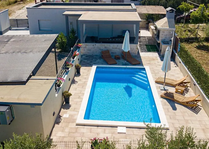 Holiday home Casa Bella With Private Pool *