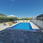 Casa Bella With Private Pool Split